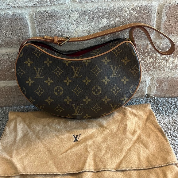 Louis Vuitton Monogram Canvas Croissant PM - Picture 1 of 7